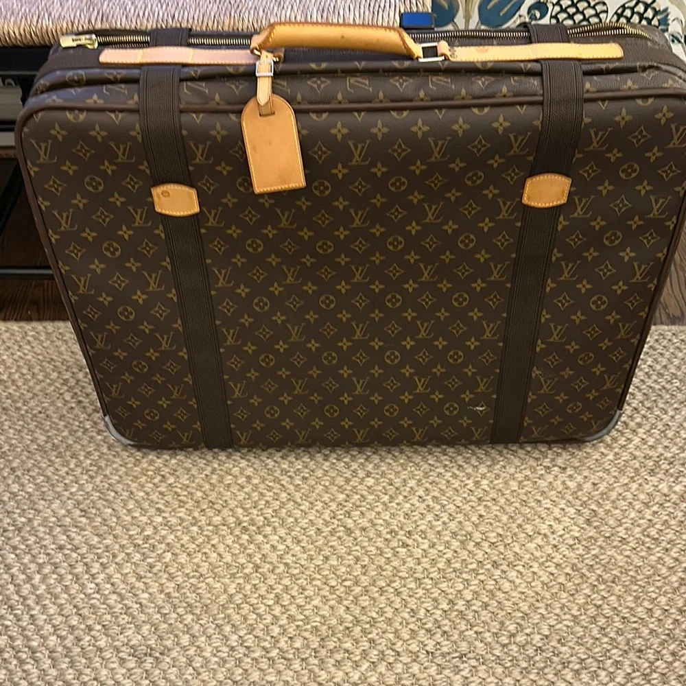 Suitcase! - Picture 2 of 2